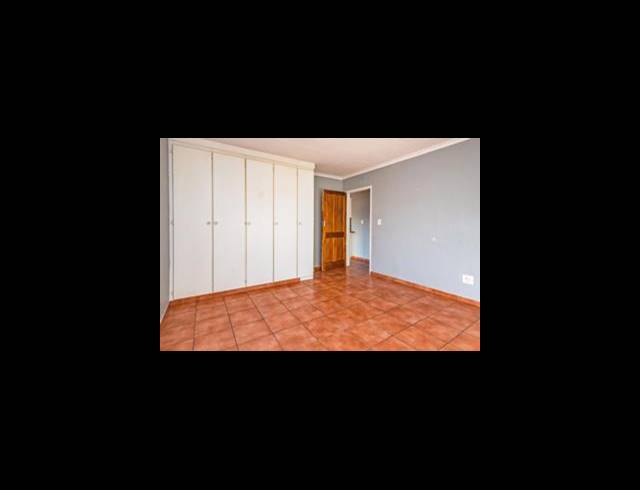 2 BEDROOM APARTMENT FOR SALE IN HELDERKRUIN EXT